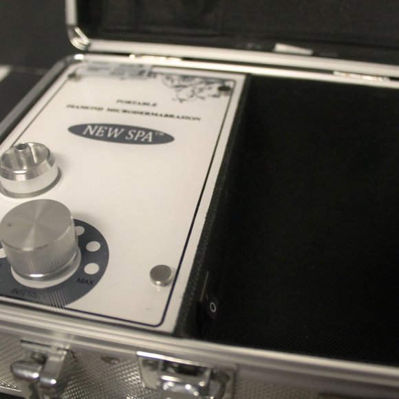 Professional Diamond Dermabrasion Spa - Picture 5 of 12